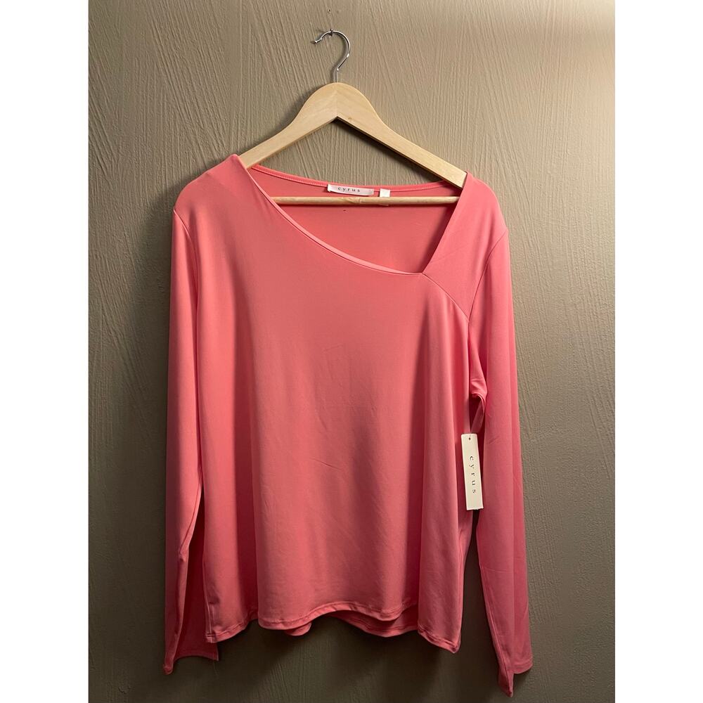Cyrus NWT'S Women's Long Sleeve Salmon Color Size XL